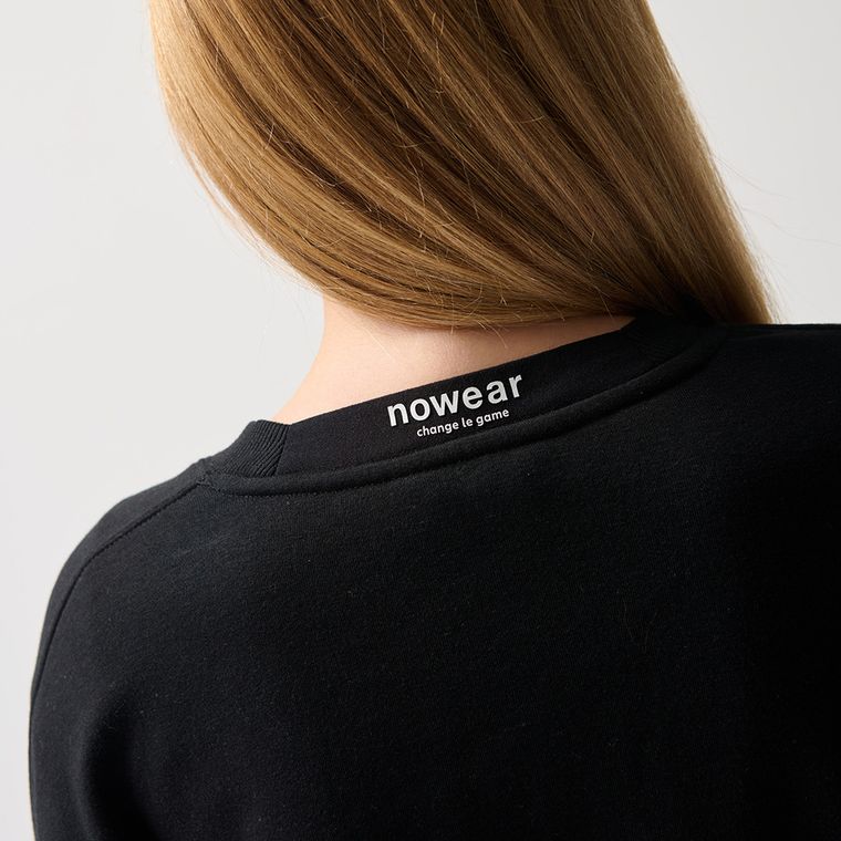 Czarna bluza o kroju cropp boxy NOWEAR