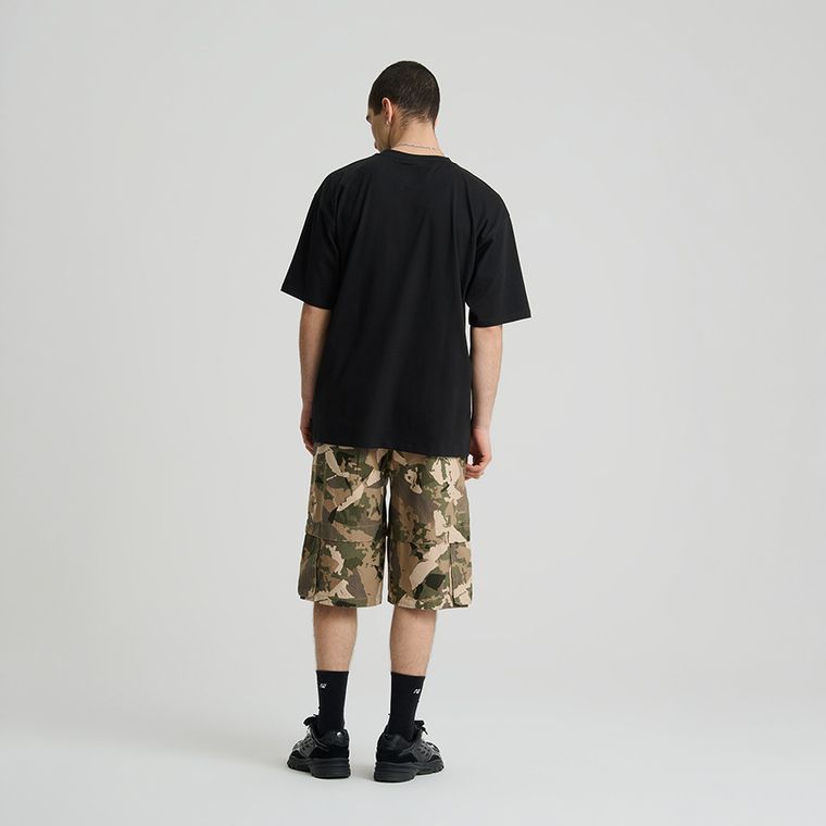 Czarna koszulka basic o kroju relaxed NOWEAR