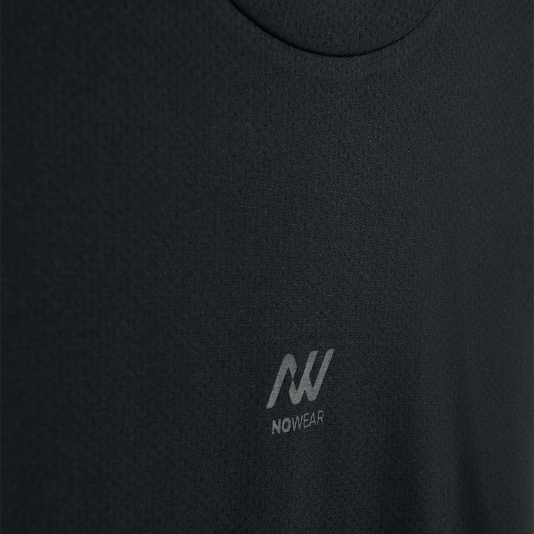 Czarna koszulka treningowa z technologią Cool Dry NOWEAR
