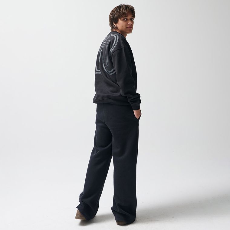 Czarne spodnie dresowe z szerokimi nogawkami NOWEAR