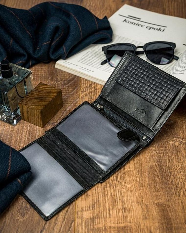 Czarny portfel męski skórzany, Forever Young