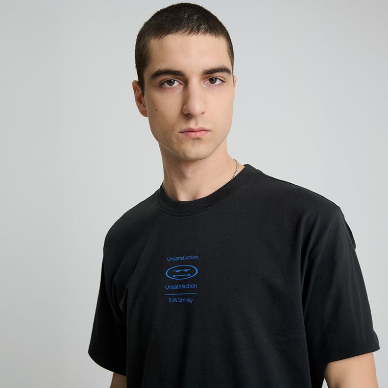 Czarny t-shirt o kroju relaxed S.W.Smiley NOWEAR