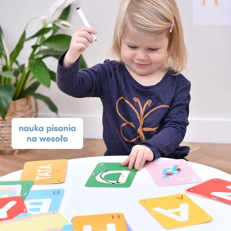 CzuCzu, Poznaję litery, Zabawy edukacyjne z pisakiem zmazywakiem