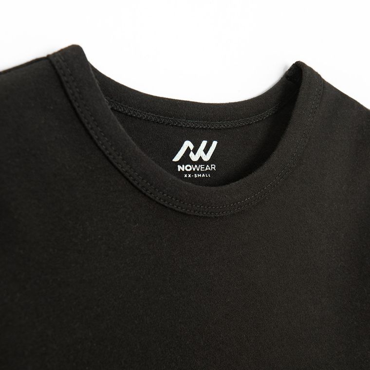 Dopasowana czarna bluzka z długim rękawem NOWEAR