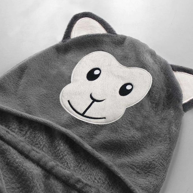 Douceur d'intérieur, koc z kapturem z haftem, 100-120 cm