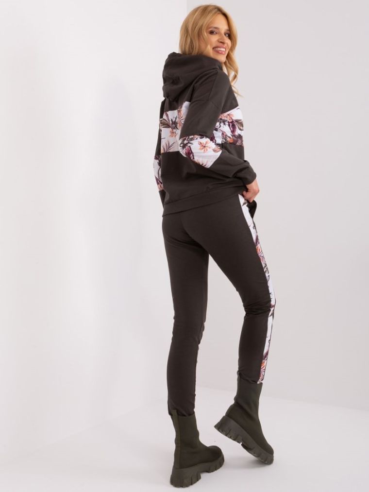 Dres damski, khaki, Relevance