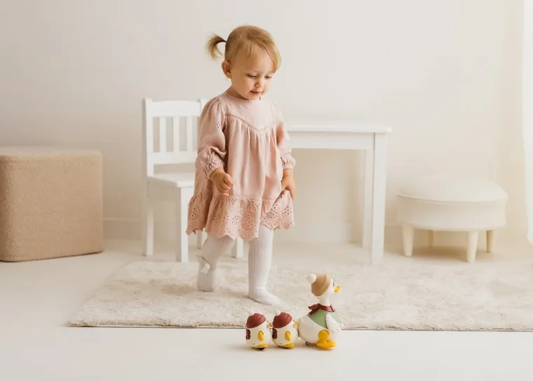 Dumel Discovery, Kaczka Monika z maluchami, zabawka interaktywna