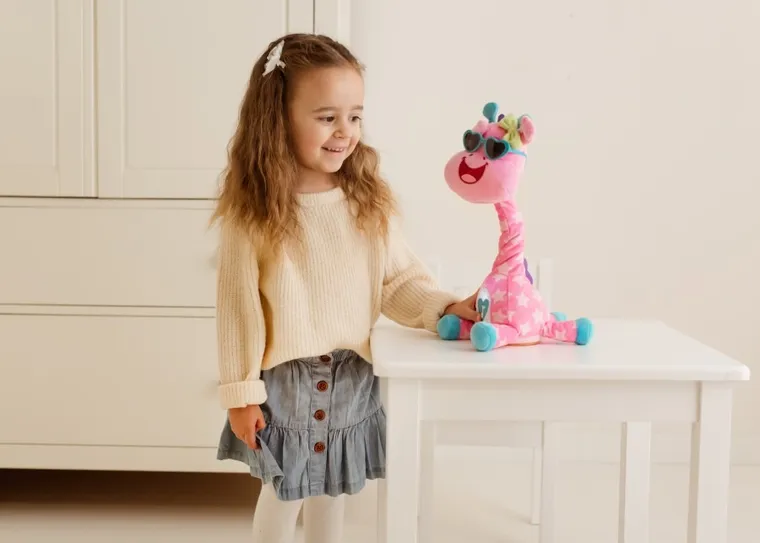 Dumel, Tańcząca żyrafa Ola, zabawka interaktywna, różowa