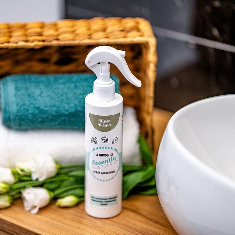 Essentia Nature, odświeżacz w sprayu do tkanin i wnętrz, Białe Piżmo. 250 ml