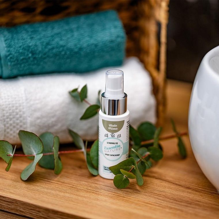 Essentia Nature, odświeżacz w sprayu do tkanin i wnętrz, Białe Piżmo, 50 ml