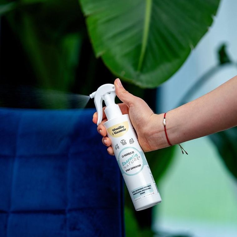 Essentia Nature, odświeżacz w sprayu do tkanin i wnętrz, Wanilia i Kaszmir, 250 ml
