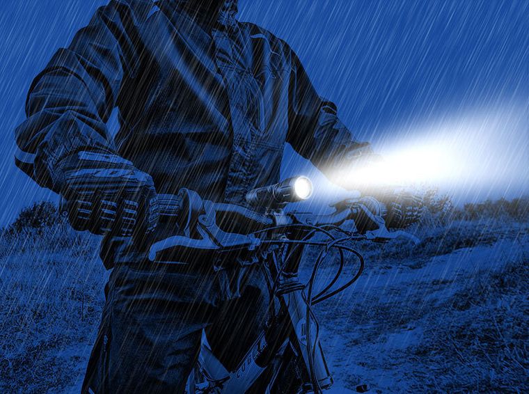 EverActive, latarka ręczna, diodowa LED, 350 lumenów, FL300+