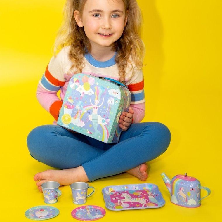 Floss & Rock, Kraina Fantazji, zestaw do herbaty w walizeczce, 7 elementów