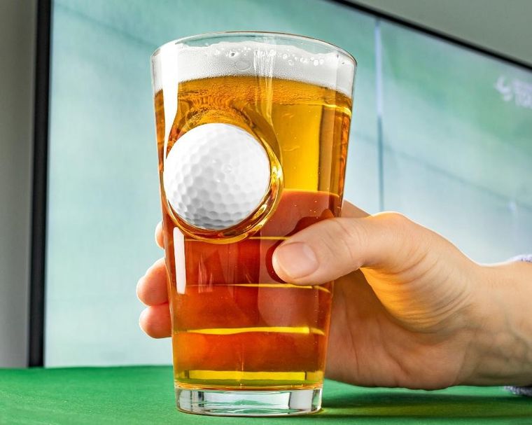 Gadget Master, szklanka, piłka golfowa uwięziona w szkle