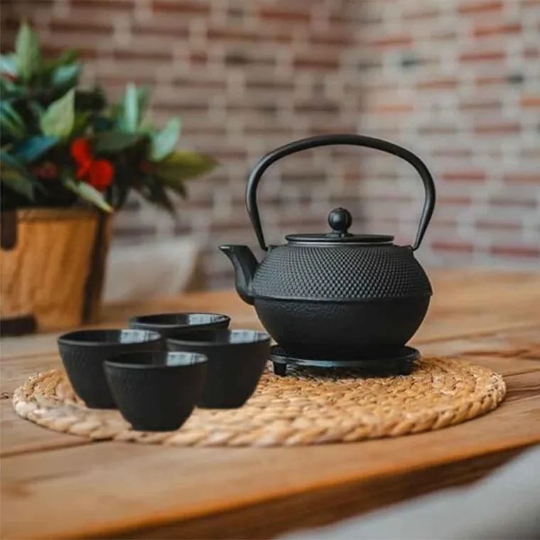 Hage, zestaw dzbanek żeliwny, z filiżankami, czarny, 4-60 ml, 900 ml