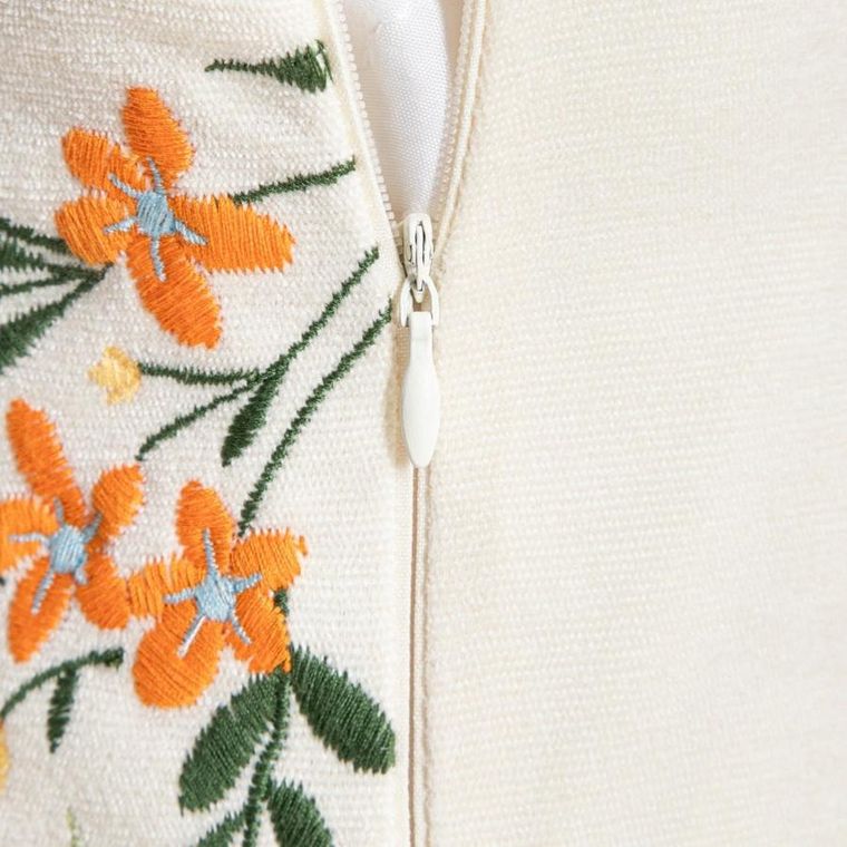 Homla, Lavit, poszewka, z trójwymiarowymi i haftowanymi kwiatami, 45-45 cm