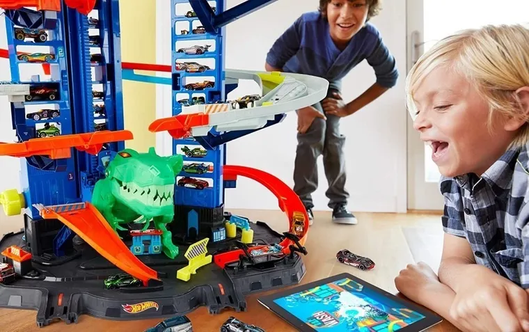 Hot Wheels City, Mega Garaż T-Rexa, zestaw torów i auta