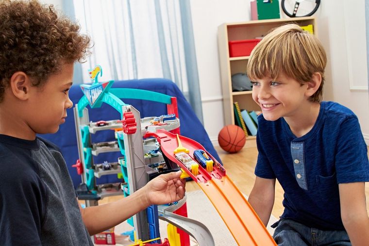 Hot Wheels, Mega Garaż, światła i dźwięki, zestaw z pojazdami