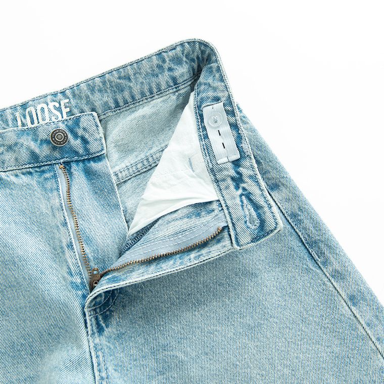 Jeansowe spodnie o luźnym kroju loose Cool Club