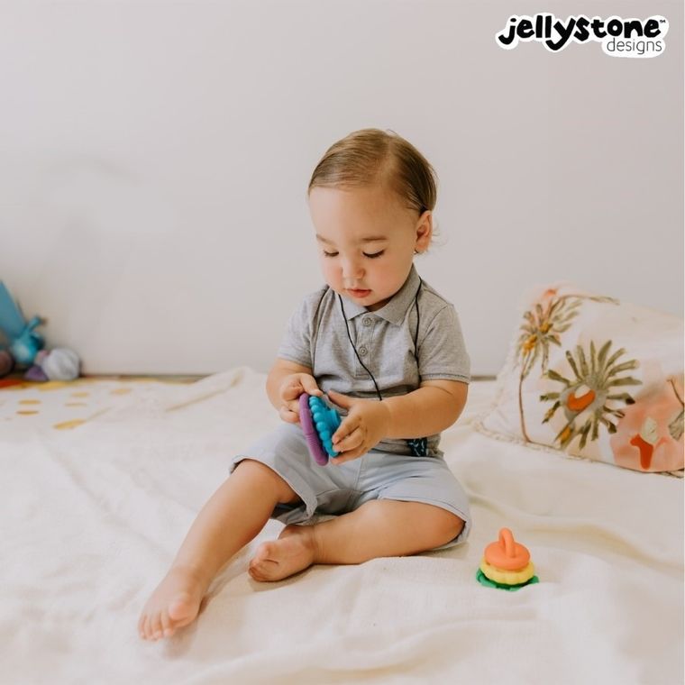 Jellystone Designs, Mała Wieża, silikonowy gryzak, tęczowy