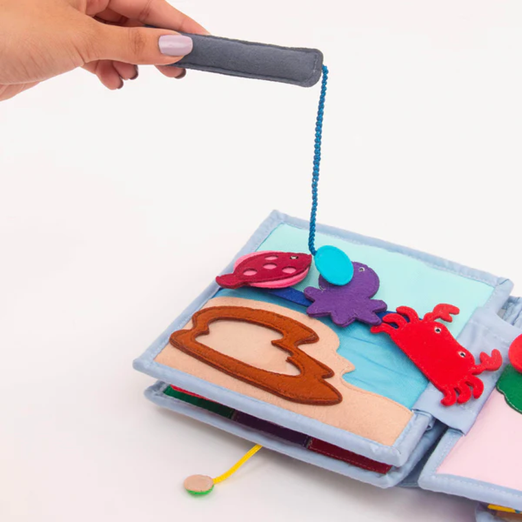 Jolly Designs. Słoneczko. Książeczka sensoryczno-manipulacyjna