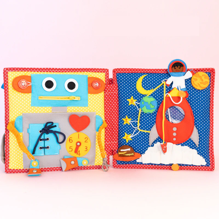 Jolly Designs. Szczęście. Książeczka sensoryczno-manipulacyjna