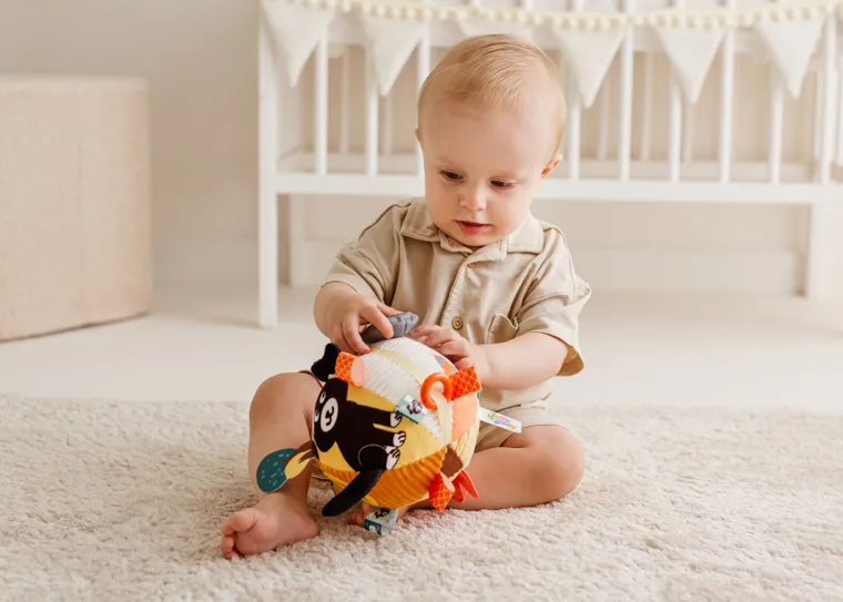 JollyBaby, Farma, sensoryczna piłeczka z grzechotką i gryzakiem