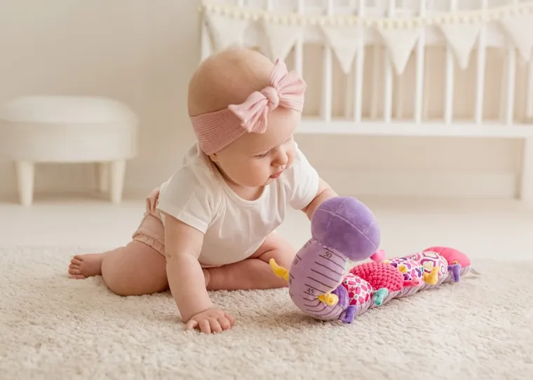 JollyBaby, Gąsienica Zosia z miarką, zabawka sensoryczna