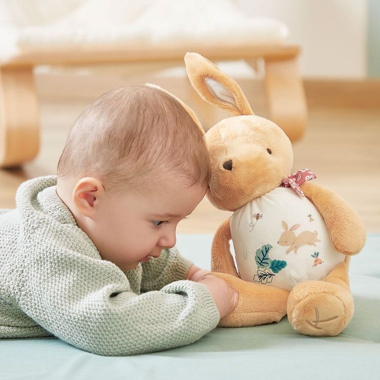 Kaloo, Petites Chansons, Królik, maskotka szeleszcząca w pudełku, 28 cm