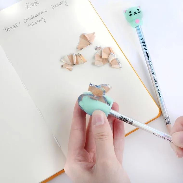 Kidea, ołówki HB z temperówką i figurką, kotek, 2 szt.