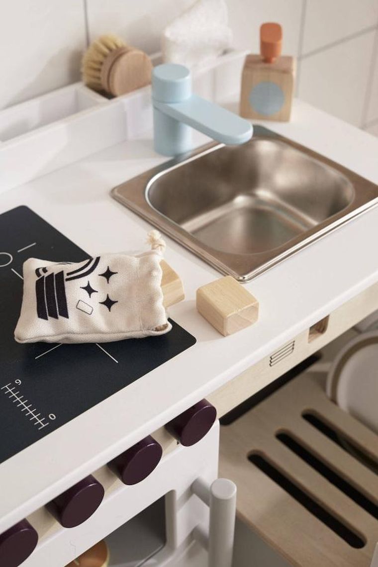 Kid's Concept, Kid's Hub, drewniana kuchnia ze zmywarką