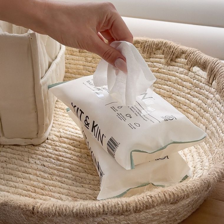 Kit and Kin, biodegradowalne bezzapachowe chusteczki wodne, 60 szt.