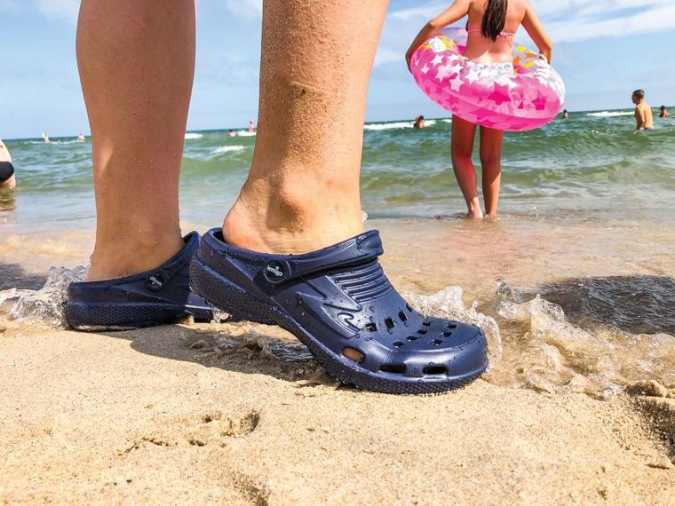 Klapki damskie, granatowe, Lemigo