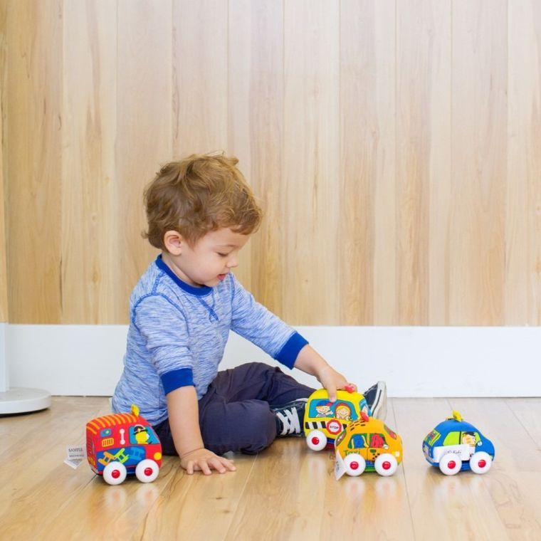 K's Kids, autobus szkolny, wóz strażacki, miękki pojazd z napędem