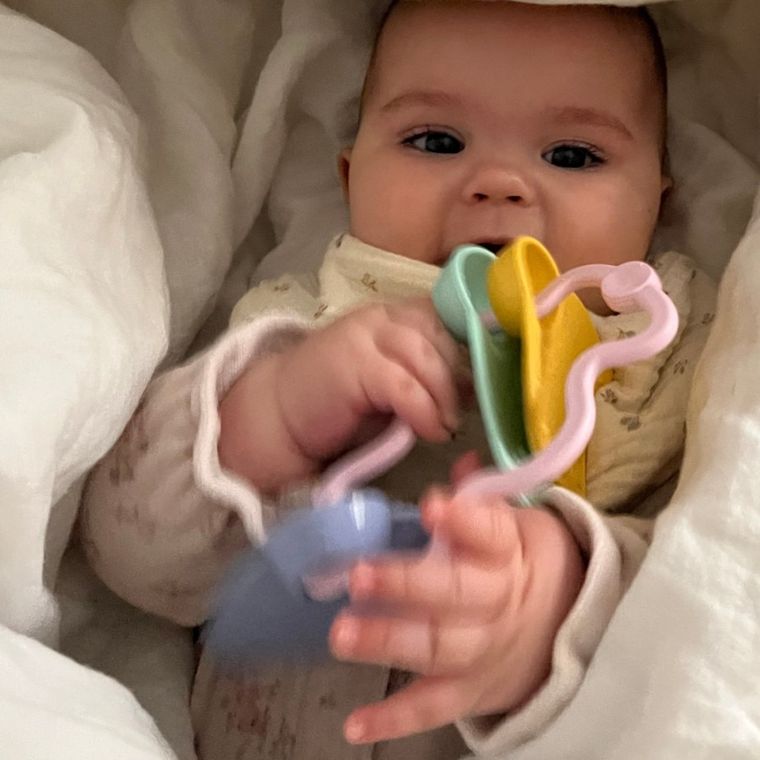 Le Jouet Simple, gryzaczek, grzechotka różowa