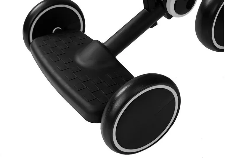 Lean Toys, rowerek trójkołowy, czarno-biały