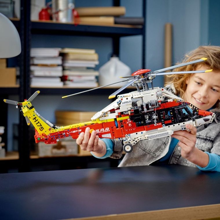 LEGO Technic, Helikopter ratunkowy Airbus H175, 42145