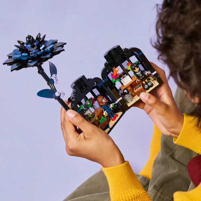 LEGO Wednesday, Kwiat czarnej dalii, 76784