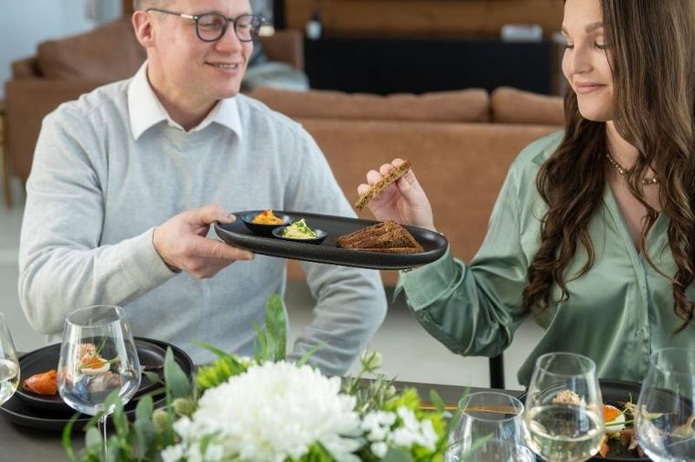 Maku, owalne talerze z wyższym rantem, 32,5 cm