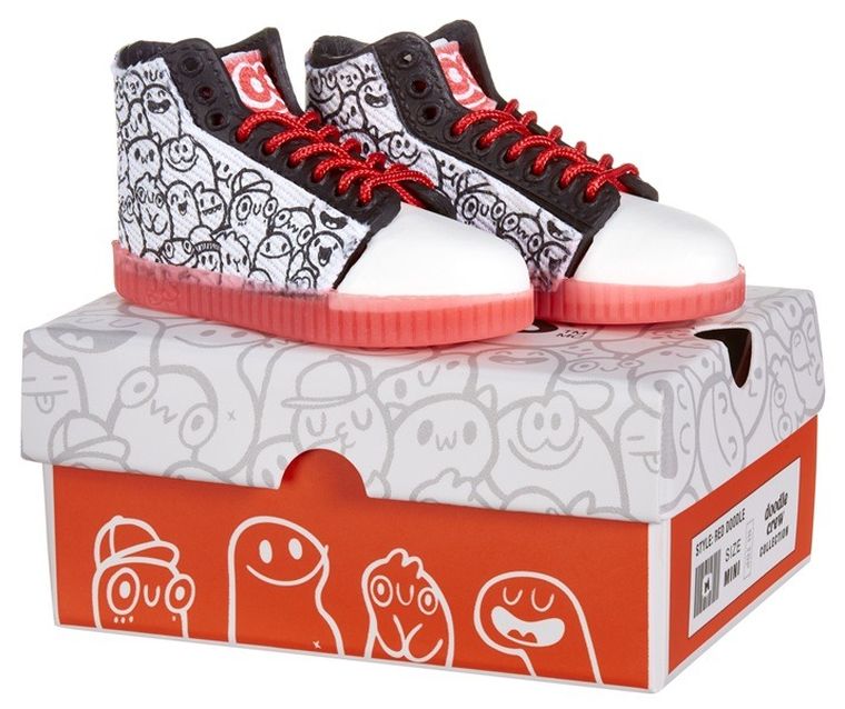 MGA's Miniverse, Make It Mini, Sneakers, kula niespodzianka z mini butami