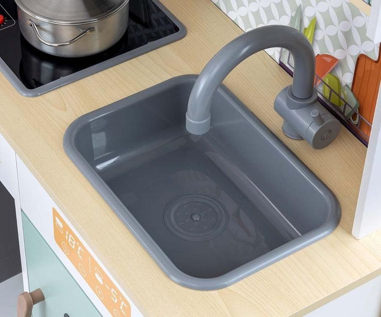 Milly Mally, Bjorn, drewniana kuchnia, miętowa