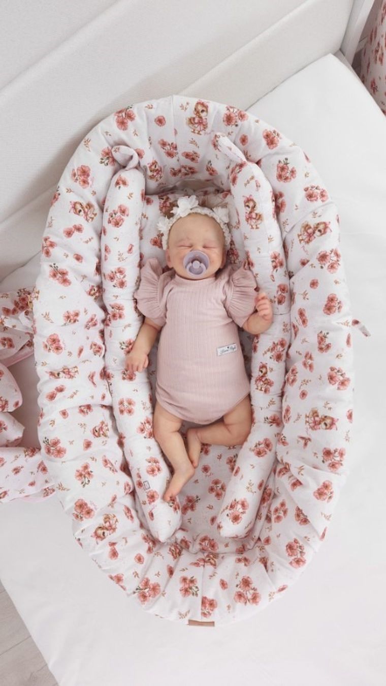 MimiNu, Kaczuszki, zestaw do gondoli/kosza Mojżesza: ochraniacz, poduszka, materac, pudrowy róż