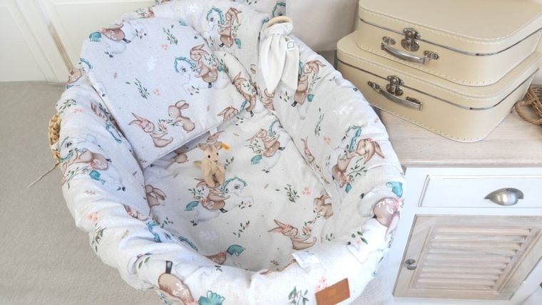 MimiNu, Karuzela, zestaw do gondoli/kosza Mojżesza: ochraniacz, poduszka, materac, pudrowy róż