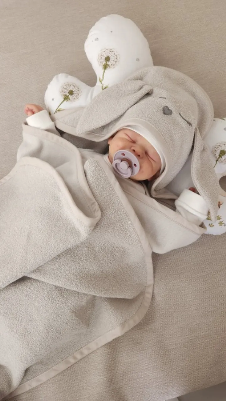 MimiNu, Króliczek, okrycie kąpielowe z haftem i uszami, termofrotte, beż, 100-100 cm