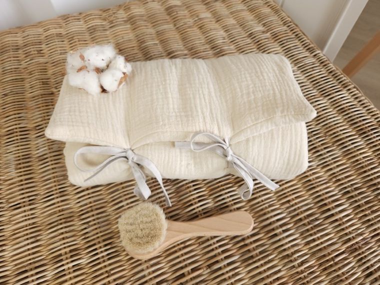 MimiNu, przewijak mobilny, muślin, śmietanka, 70-50 cm