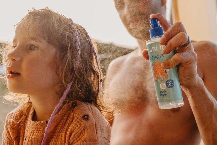 Mini U, naturalny spray do rozczesywania włosów dla dzieci z organicznym aloesem