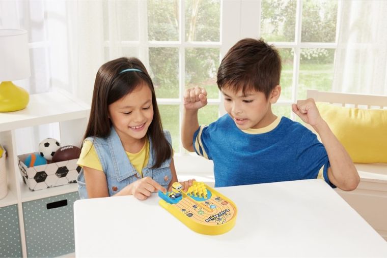 Minionki, U-turn Bowling, gra zręcznościowa