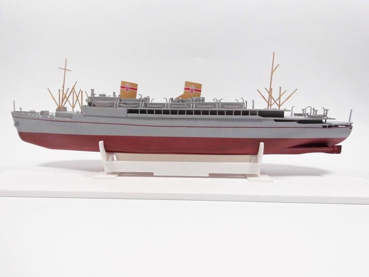 Mirage Hobby, statek pasażersko - drobnicowy m/s BATORY, model do sklejania