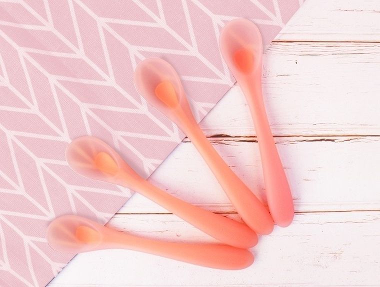 Mombella, łyżeczka silikonowa, miękka, pink
