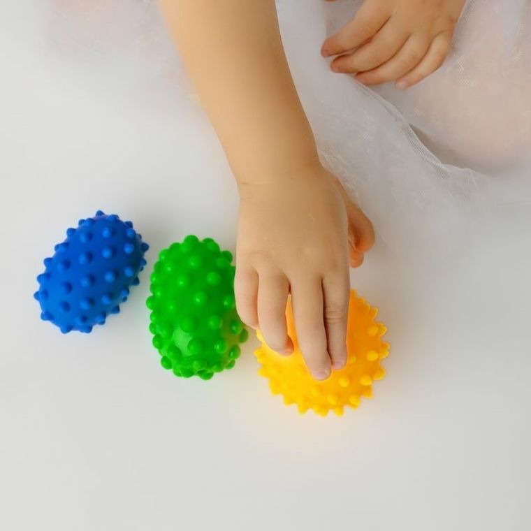 Mom's Care, Sensorky, jeżyk, piłeczki do masażu, piłeczka sensoryczna, 3 szt.